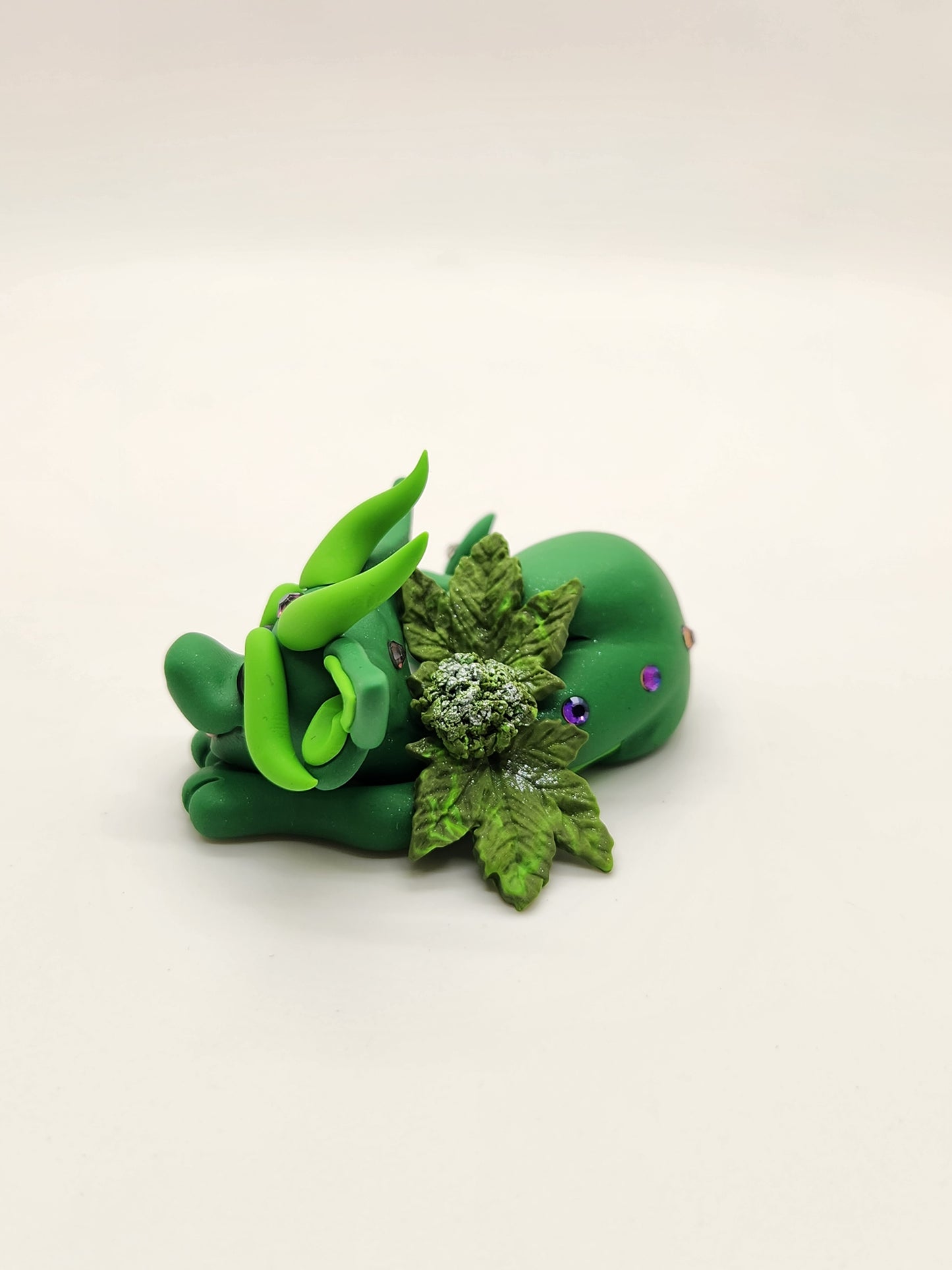 "Diesel" green 420 dragon sculpture