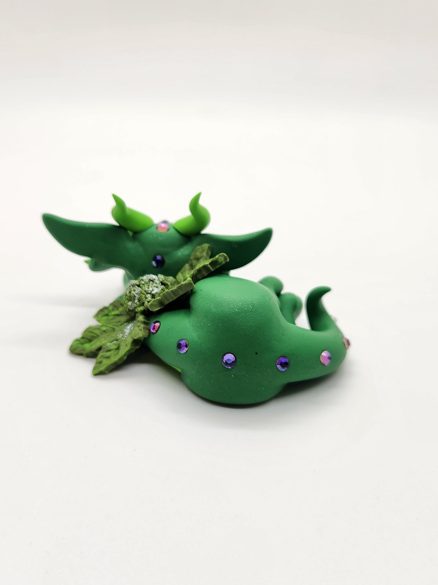 "Diesel" green 420 dragon sculpture